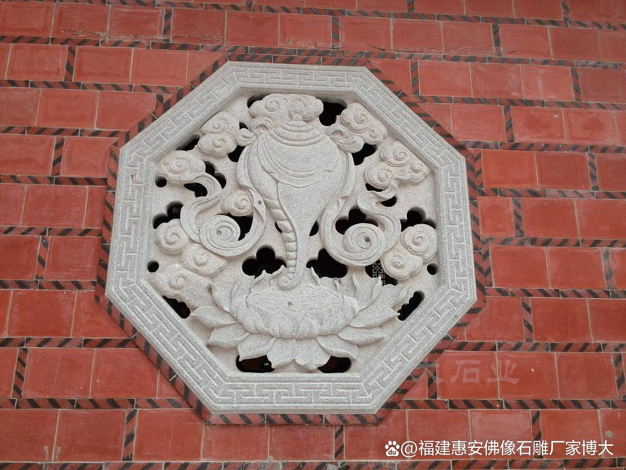 石雕花窗的雕刻工藝與特點:石雕刻